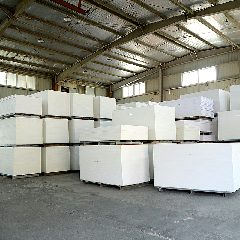 GS haute densité rigide blanc 4*8 pieds 1-40 Mm feuille de mousse en plastique PVC champ publicitaire à l'extérieur et à l'intérieur