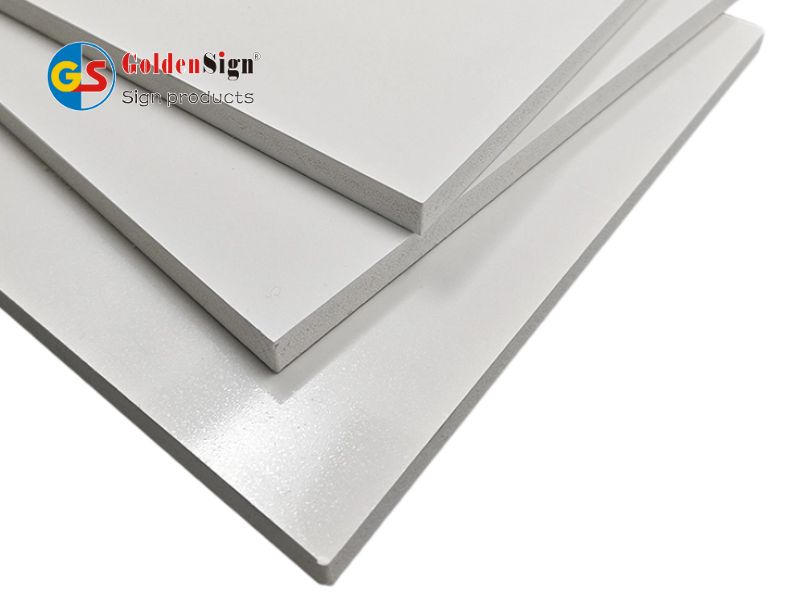 Panneaux de mousse PVC : solutions imperméables pour cuisines et salles de bains