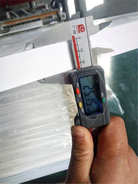 Détection d'épaisseur de la planche en PVC - assurer une épaisseur uniforme pour des performances fiables de la planche en mousse en PVC