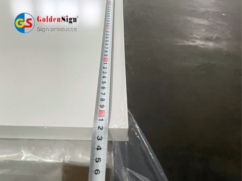 Comment GoldenSign assure une qualité cohérente de la carte de mousse en PVC: pratiques de contrôle de la qualité