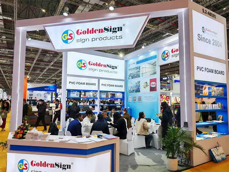 GOLDENSIGN POURTAQUE DES FILLES DE FOIM PVC à International Expo
