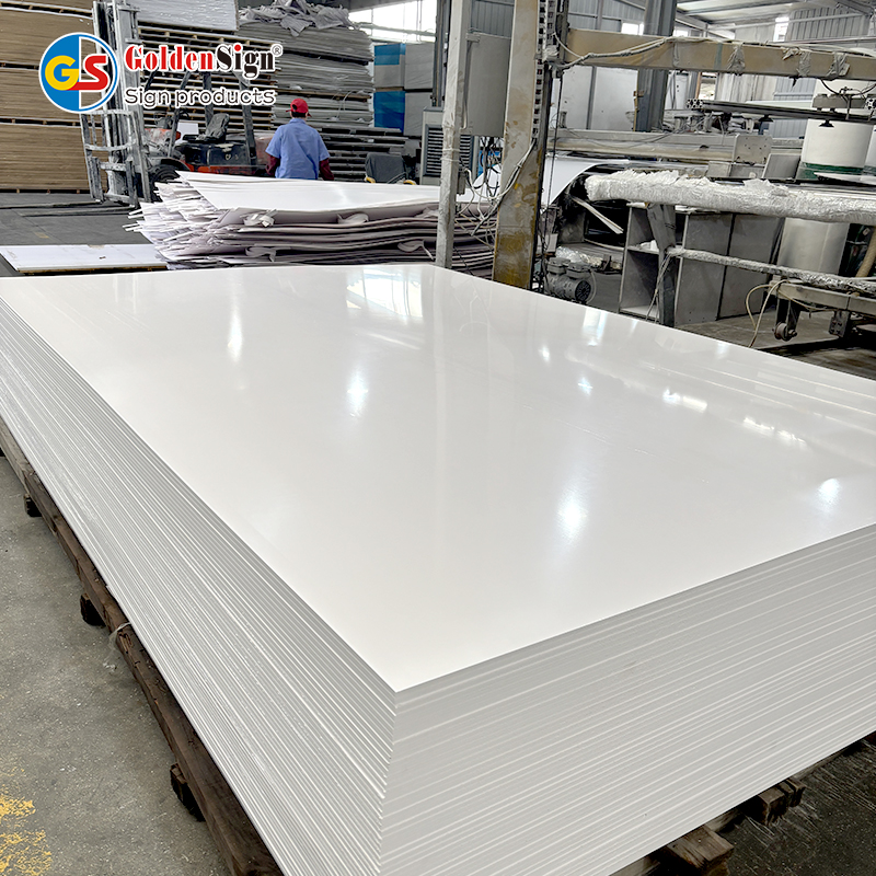 Panneau de mousse de PVC blanc Goldensign pour l'extrusion de Forex de panneau co-extrudé de PVC d'impression UV